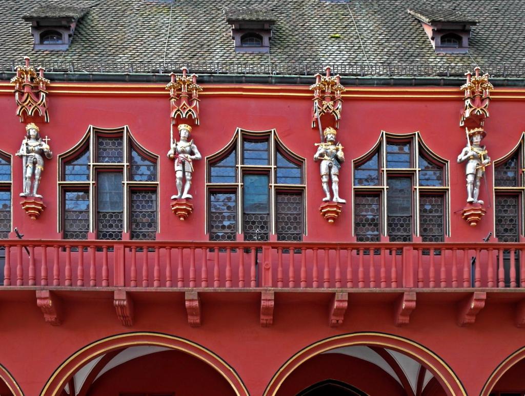 Freiburg: Kaufhaus Kaiserstatuen (2011)