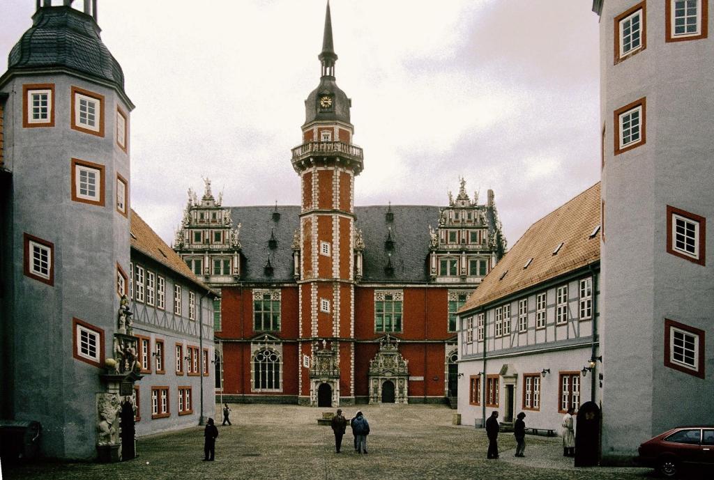 Helmstedt: Juleum (1990)