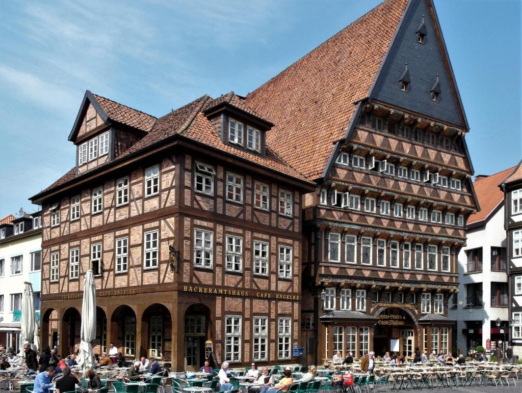 Hildesheim: Marktplatz - Bäckeramtshaus Knochenhaueramtshaus (2011)