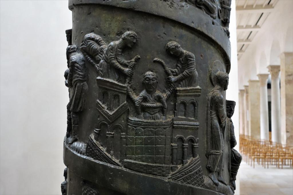 Hildesheim: Dom Bernwardsäule (2022)