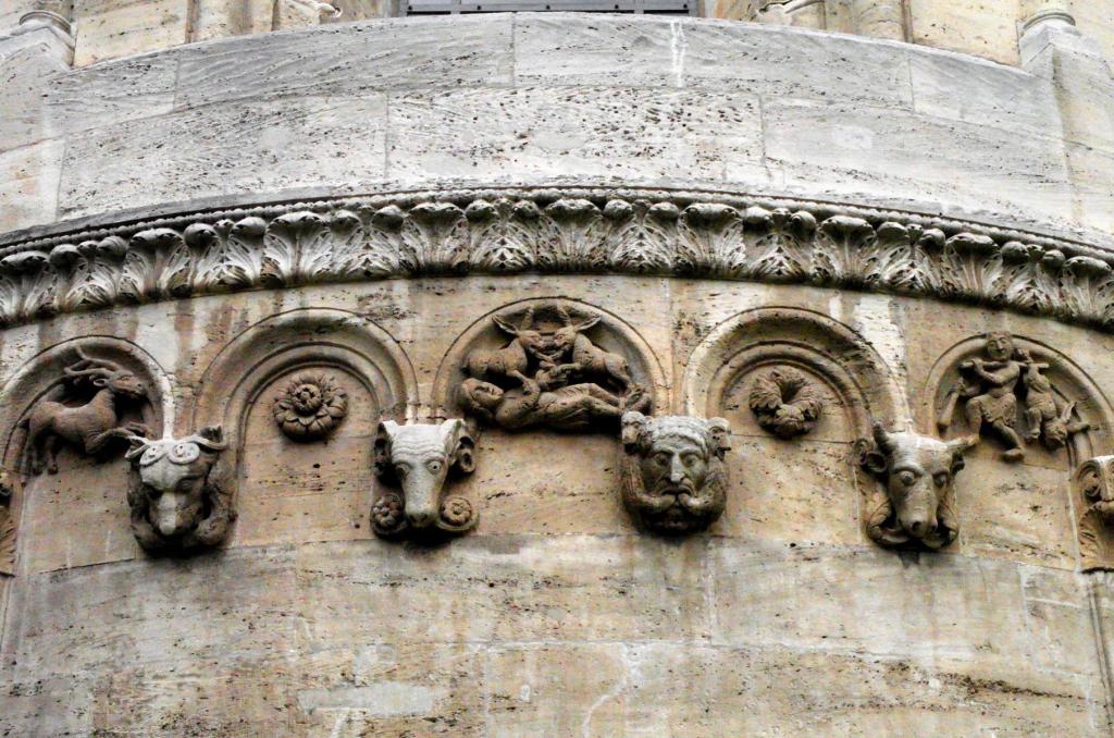 Königslutter: Kaiserdom Jagdfries an der Apsis (2015)