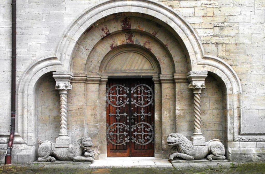 Königslutter: Kaiserdom Löwenportal (2015)