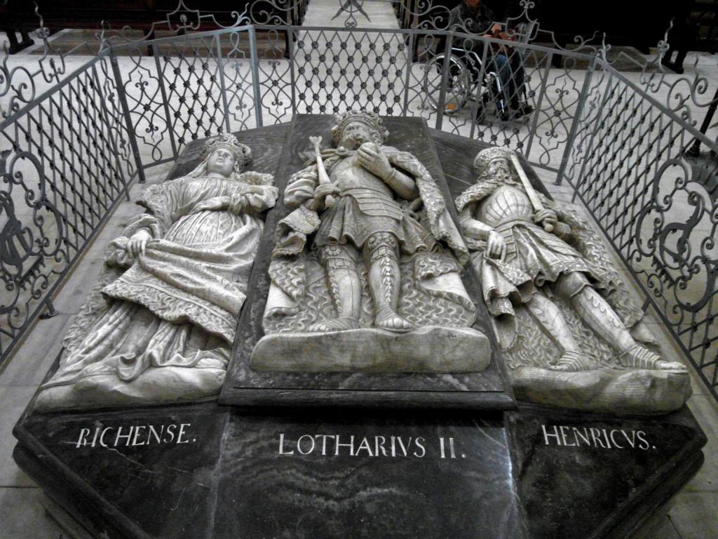 Königslutter: Kaiserdom Kaisergrabmal [Richenza, Lothar von Supplinburg, Heinrich der Stolze] (2015)