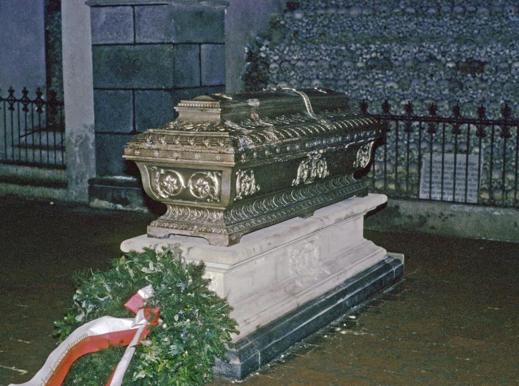 St. Florian: Stift Kirche - Sarkophag von Anton Bruckner (1987)