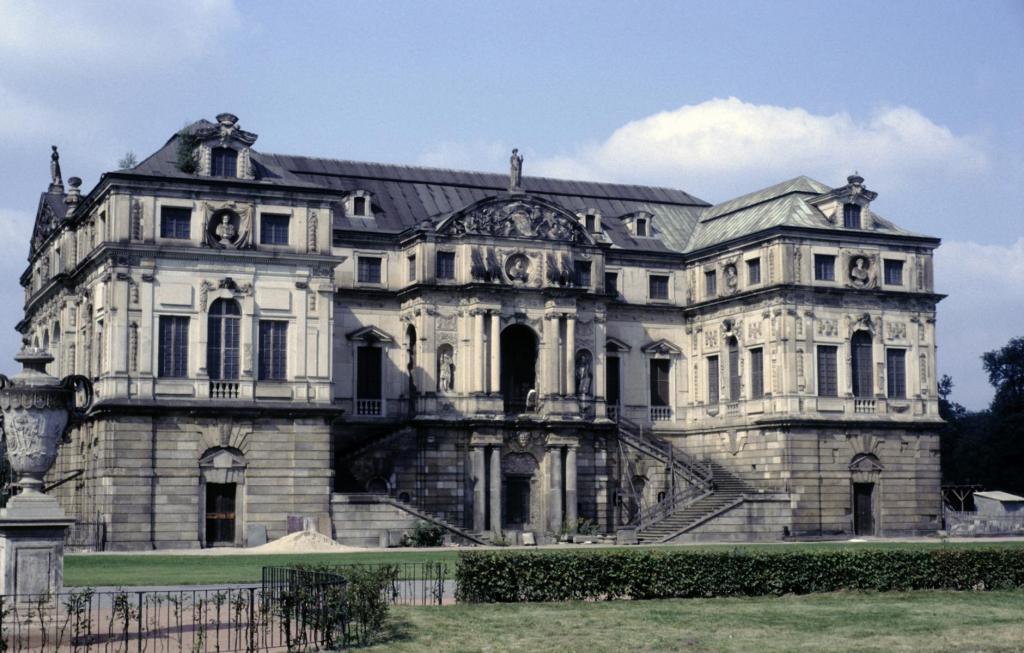 Dresden: Palais im Großen Garten (1985)
