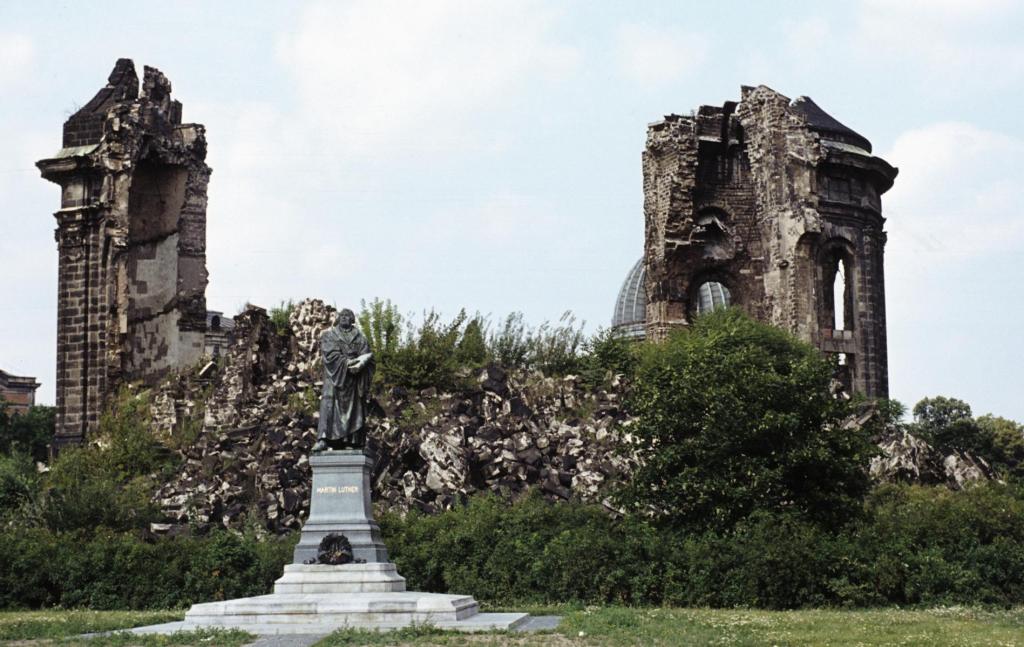 Dresden: Ruine der Frauenkirche (1983)