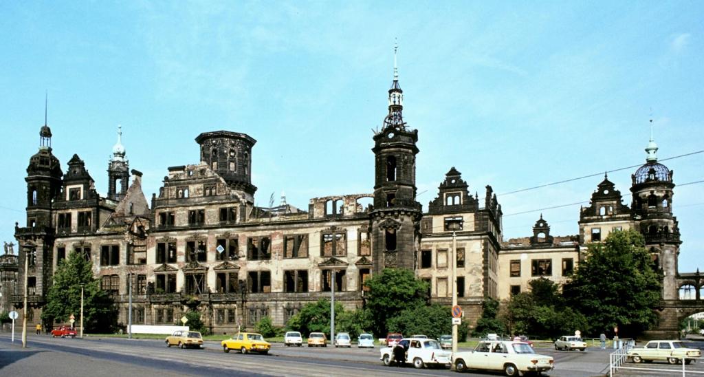 Dresden: Schlossruine (1983)