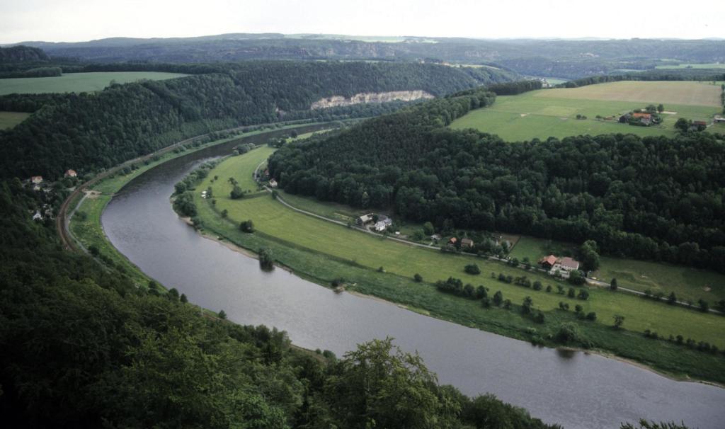 Blick von der Festung Königstein zur Bastei (2000)