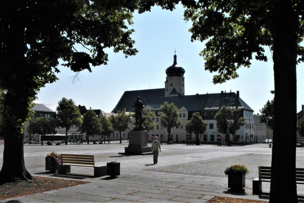Marienberg: Marktplatz mit Blick zur Marienkirche (2020)