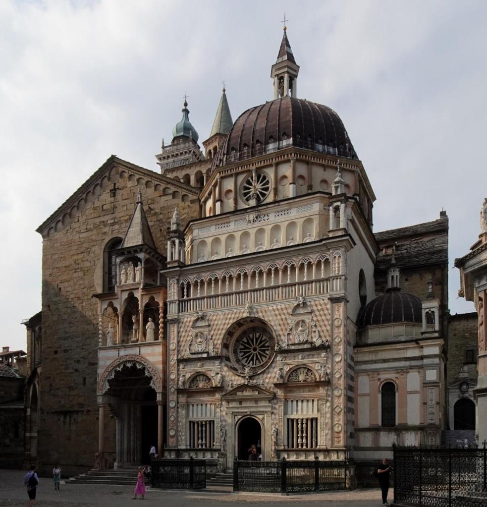 Bergamo: Santa Maria Maggiore [links] und Colleoni-Kapelle (2024)