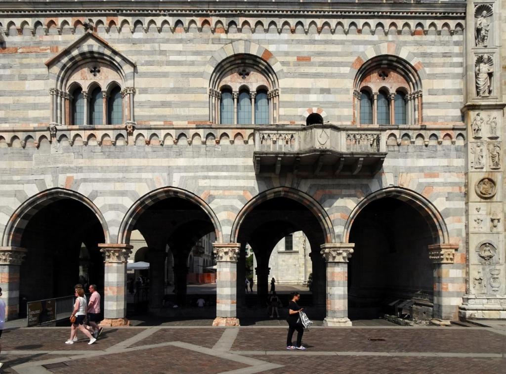 Como: Rathaus = Broletto (2024)