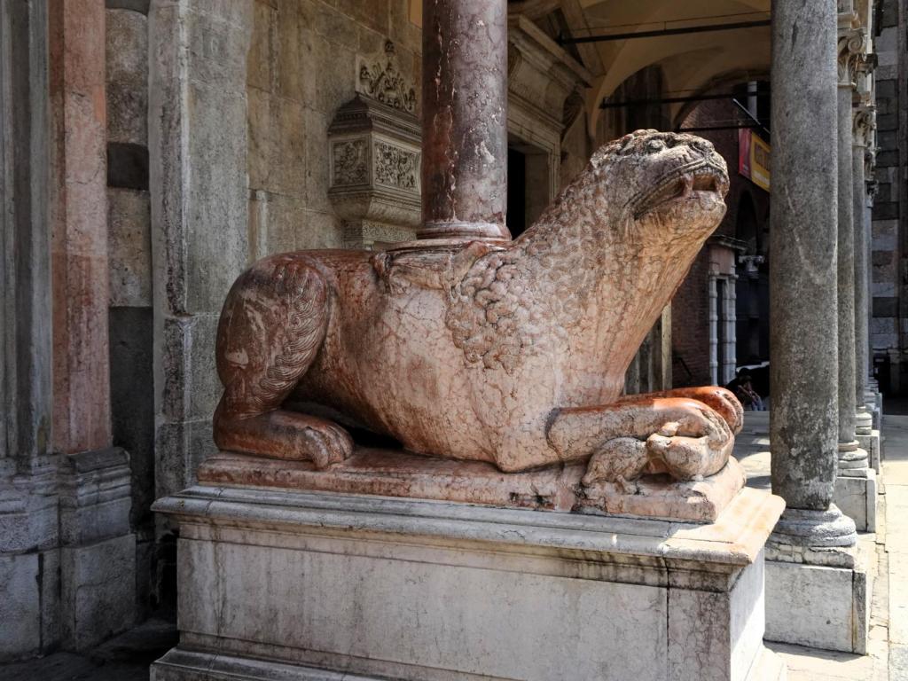 Cremona: Dom Hauptportal Löwe (2024)