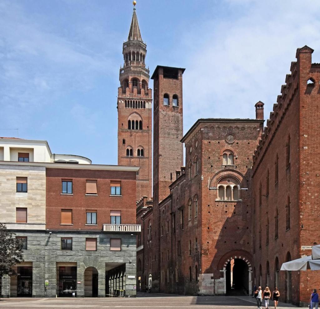 Cremona: Rathaus [Palazzo del Comune] und Torrazzo (2024)