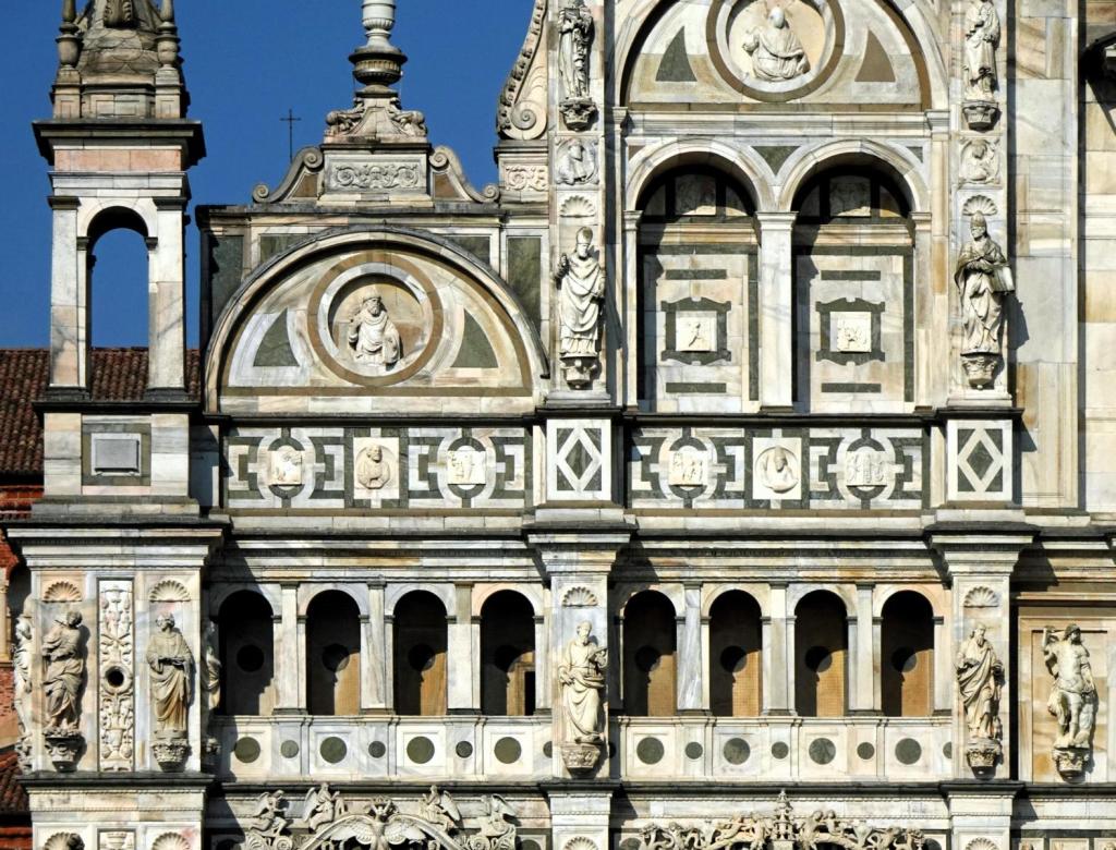 Kartause von Pavia: Kirche Westfassade (2024)