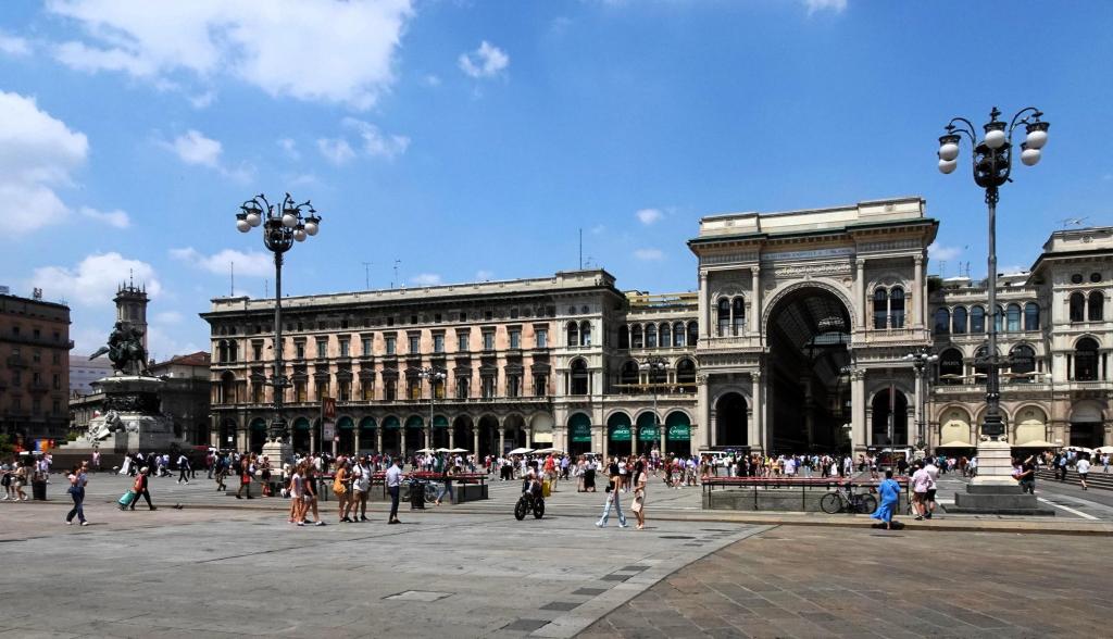 Mailand: Domplatz [Palazzo Haas und Galerie Viktor Emanuel II.] (2024)