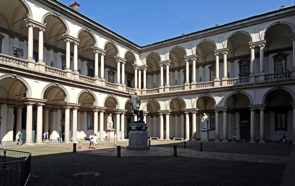 Mailand: Brera Innenhof (2024)
