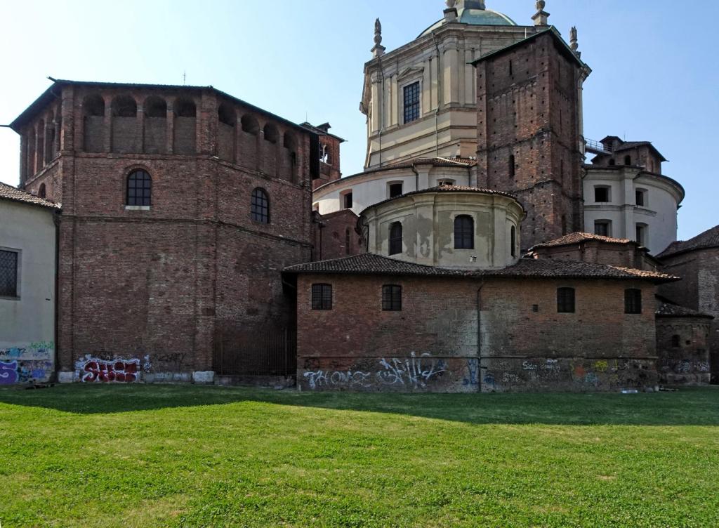Mailand: San Lorenzo Maggiore, links Baptisterium (2024)