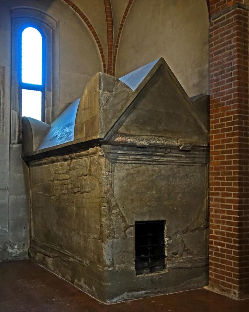 Mailand: Sant'Eustorgio spätrömischer Sarkophag - ursprünglich für die Dreikönigsreliquien (2024)