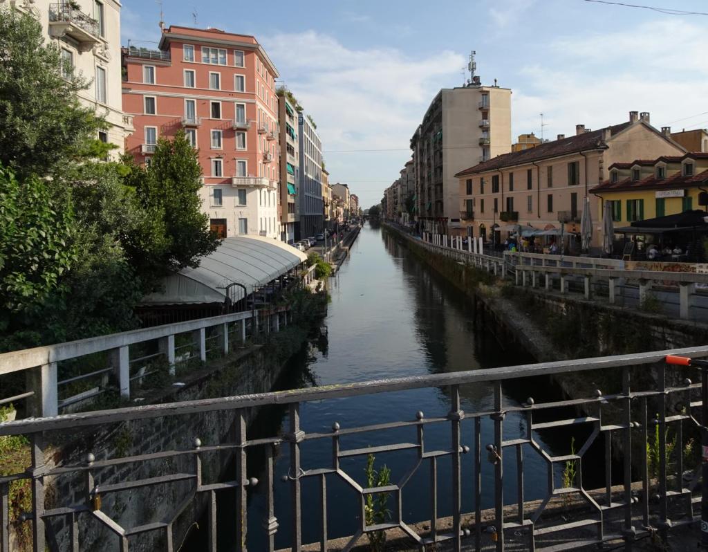 Mailand: Kanal (2024)