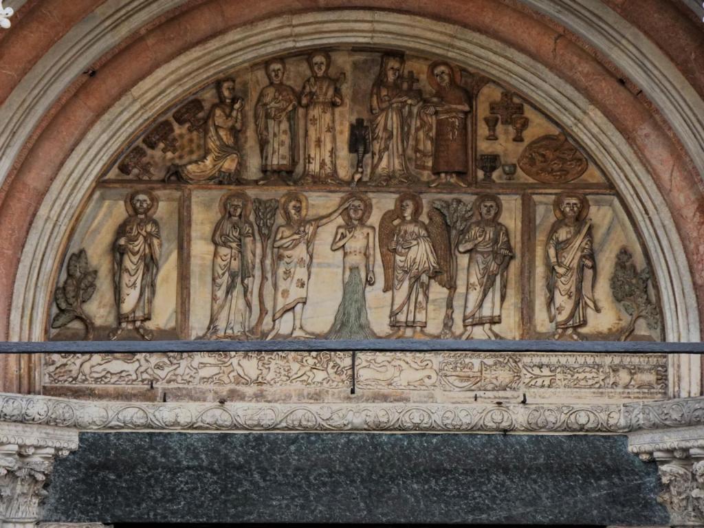 Monza: Dom Westfassade Hauptportal Tympanon (2024)