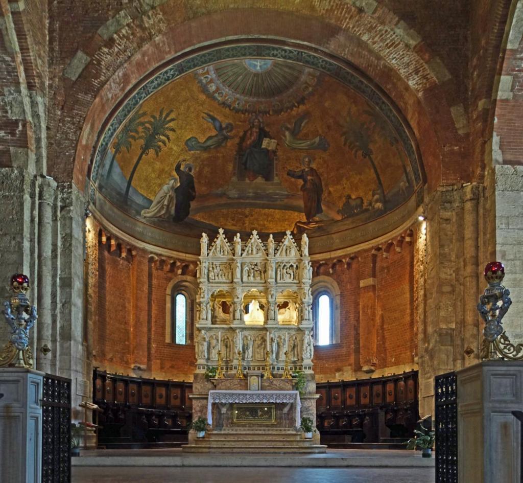 Pavia: San Pietro in Ciel d'Oro Chor mit Augustinus-Grabmal (2024)