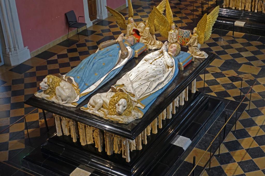 Dijon: Herzogspalast Gardesaal Grabmal von Johann Ohnefurcht und Margarete von Bayern (2024)