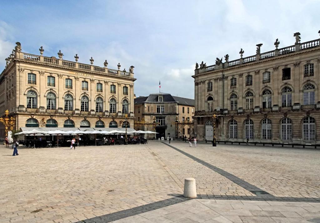 Nancy: Stanislas-Platz Pavillon d'Alliot = Grand Hotel und Rathaus (2024)