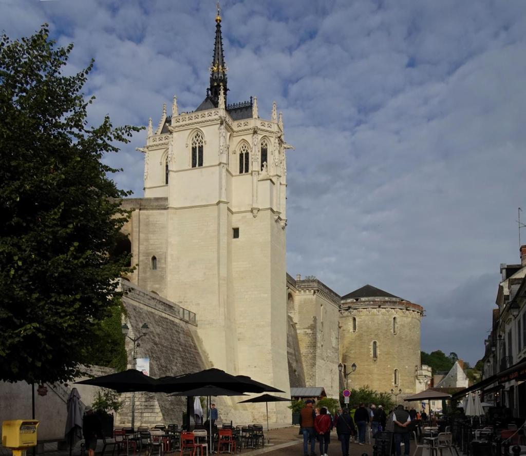 Amboise: Schloss [Südseite] Hubertuskapelle und Heurtault-Turm (2024)