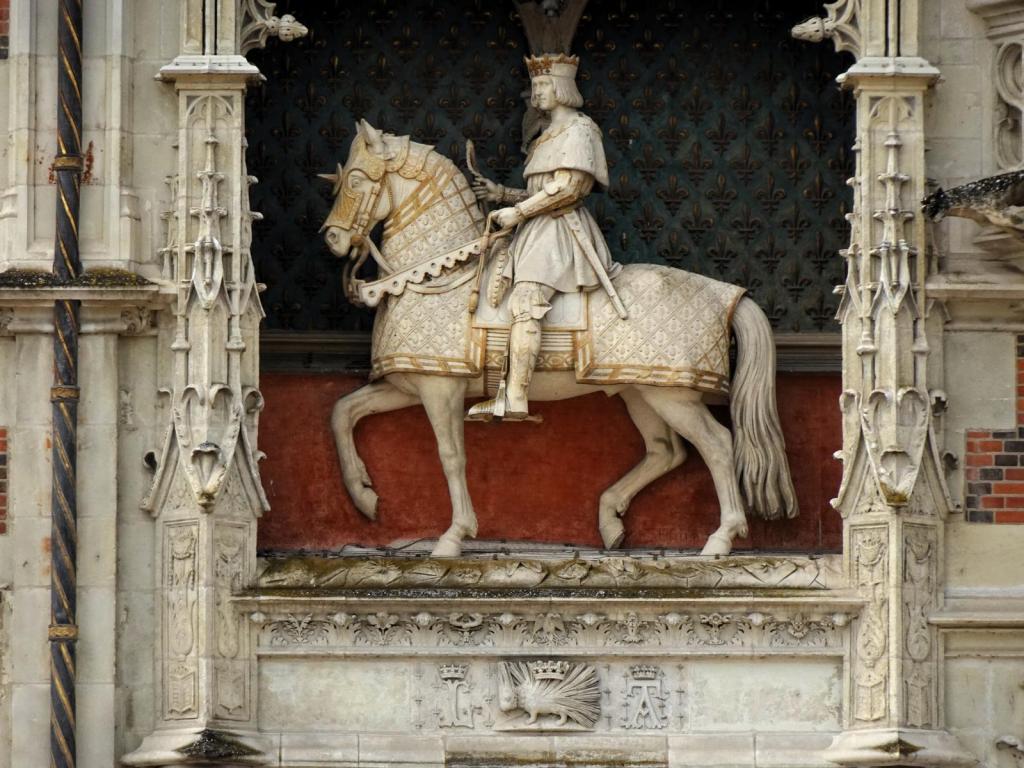 Blois: Schloss Flügel Ludwigs XII. - Reiterstatue Ludwigs (2024)