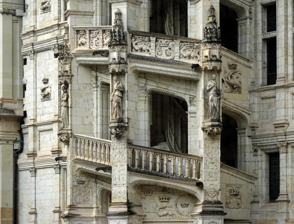 Blois: Schloss Innenhof Flügel Franz I. - Treppenturm (2024)