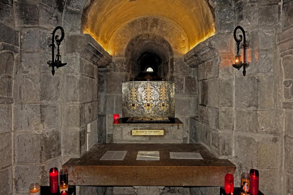 Fleury: Klosterkirche Krypta Benedikt-Reliquien (2024)