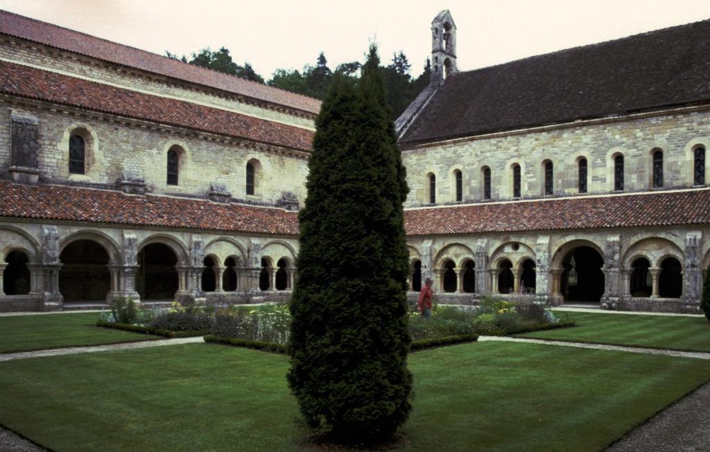 Kloster Fontenay: Kreuzgang (1995)