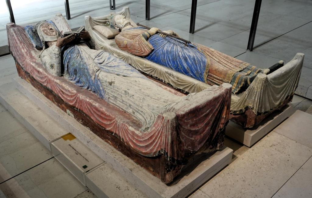Fontevraud: Klosterkirche Grabmäler Eleonore von Aquitanien und König Heinrich II. (2024)