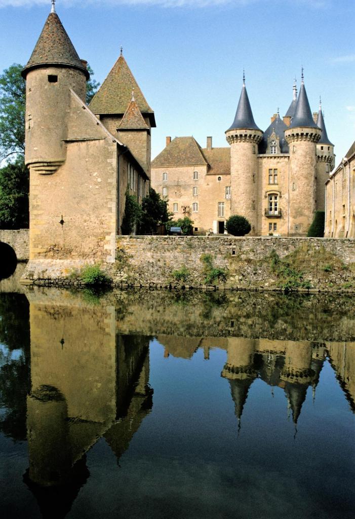 La Clayette: Schloss (1995)