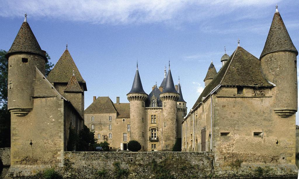 La Clayette: Schloss (1995)