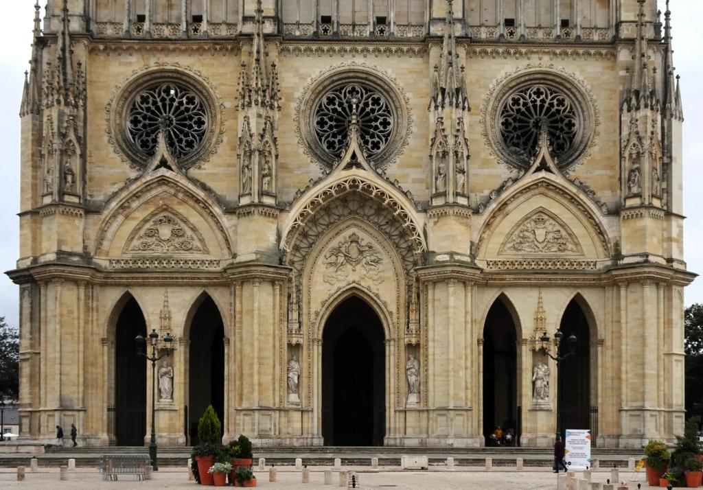 Orléans: Kathedrale Westfassade (2024)