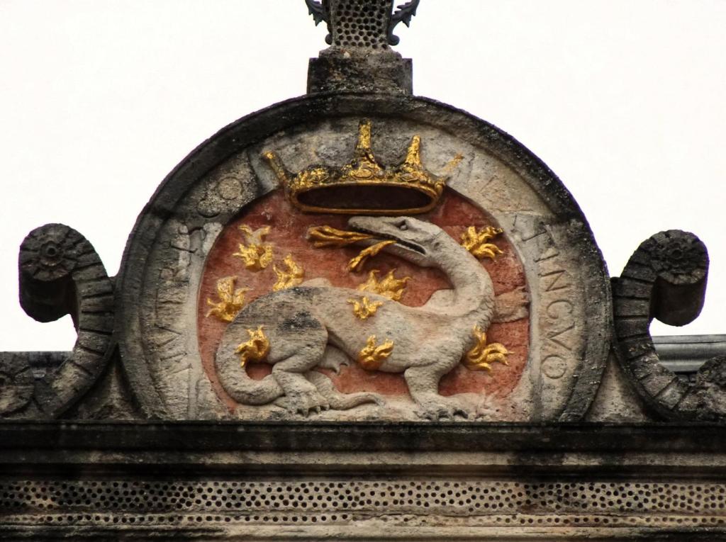Orléans: Hôtel Groslot = Rathaus Salamander als Bilddevise von Franz I. (2024)