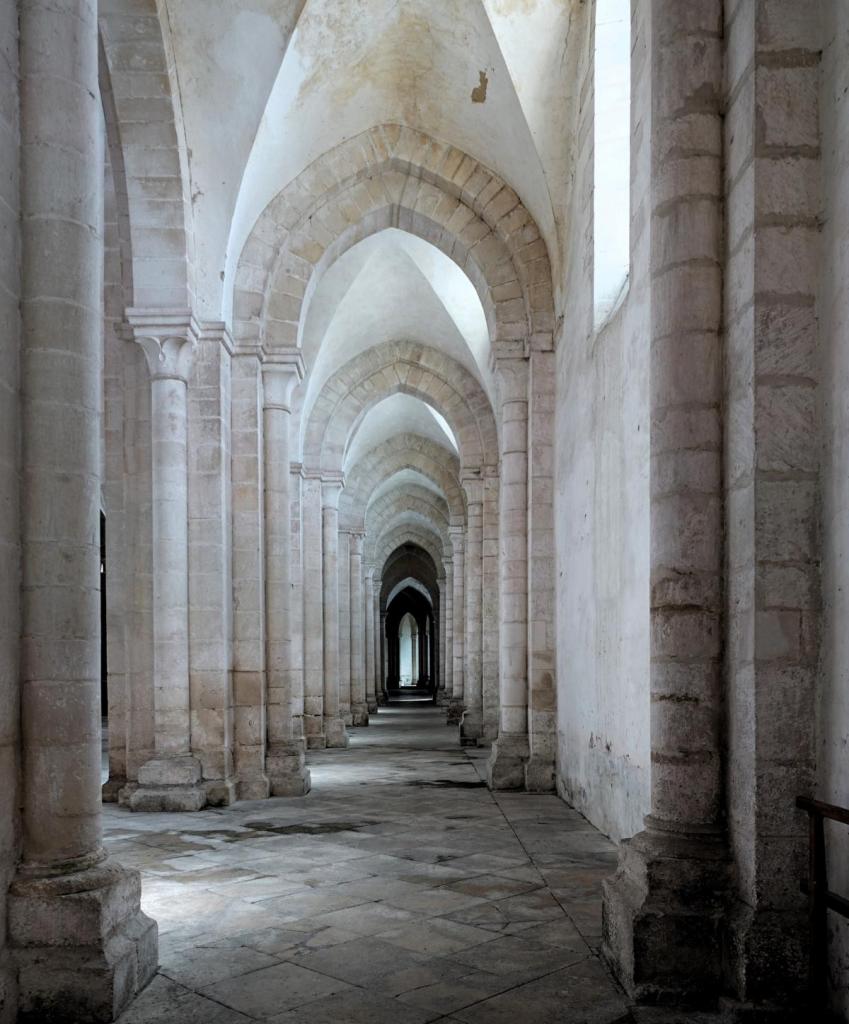 Pontigny: Klosterkirche Seitenschiff (2024)