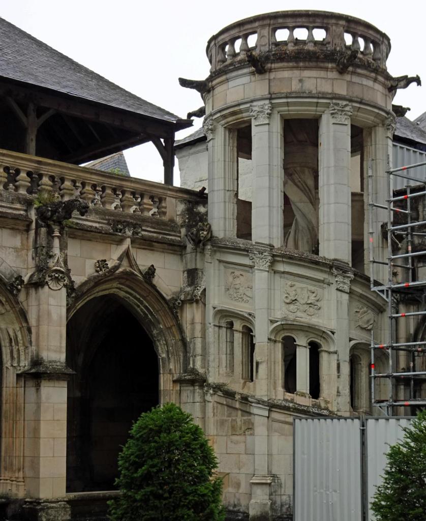 Tours: Kathedrale Wendeltreppe im Kreuzgang La Psalette (2024)