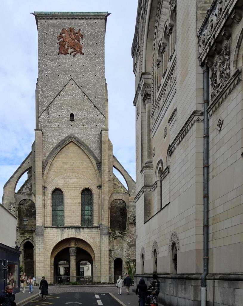 Tours: Turm Karl der Große [Tour Charlemagne = nördl. Querhausturm der alten Martinskirche] (2024)