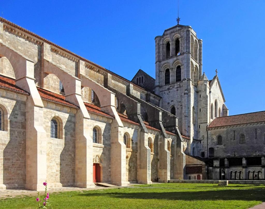 Vézelay: Basilika Südseite (2024)