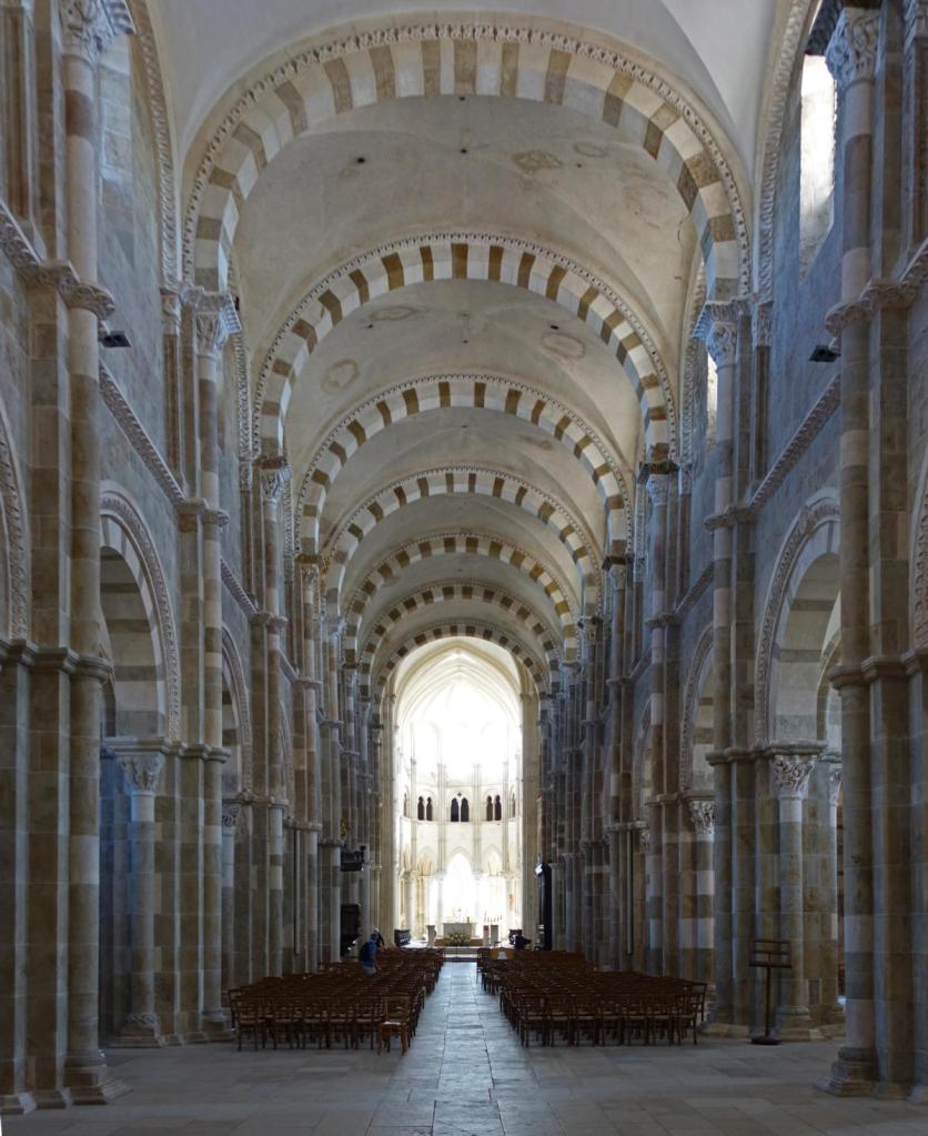 Vézelay: Basilika Mittelschiff (2024)