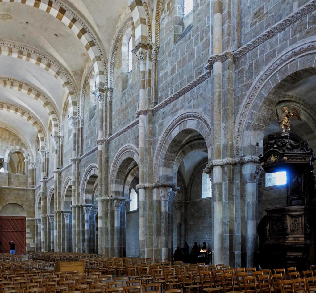 Vézelay: Basilika Mittelschiff (2024)