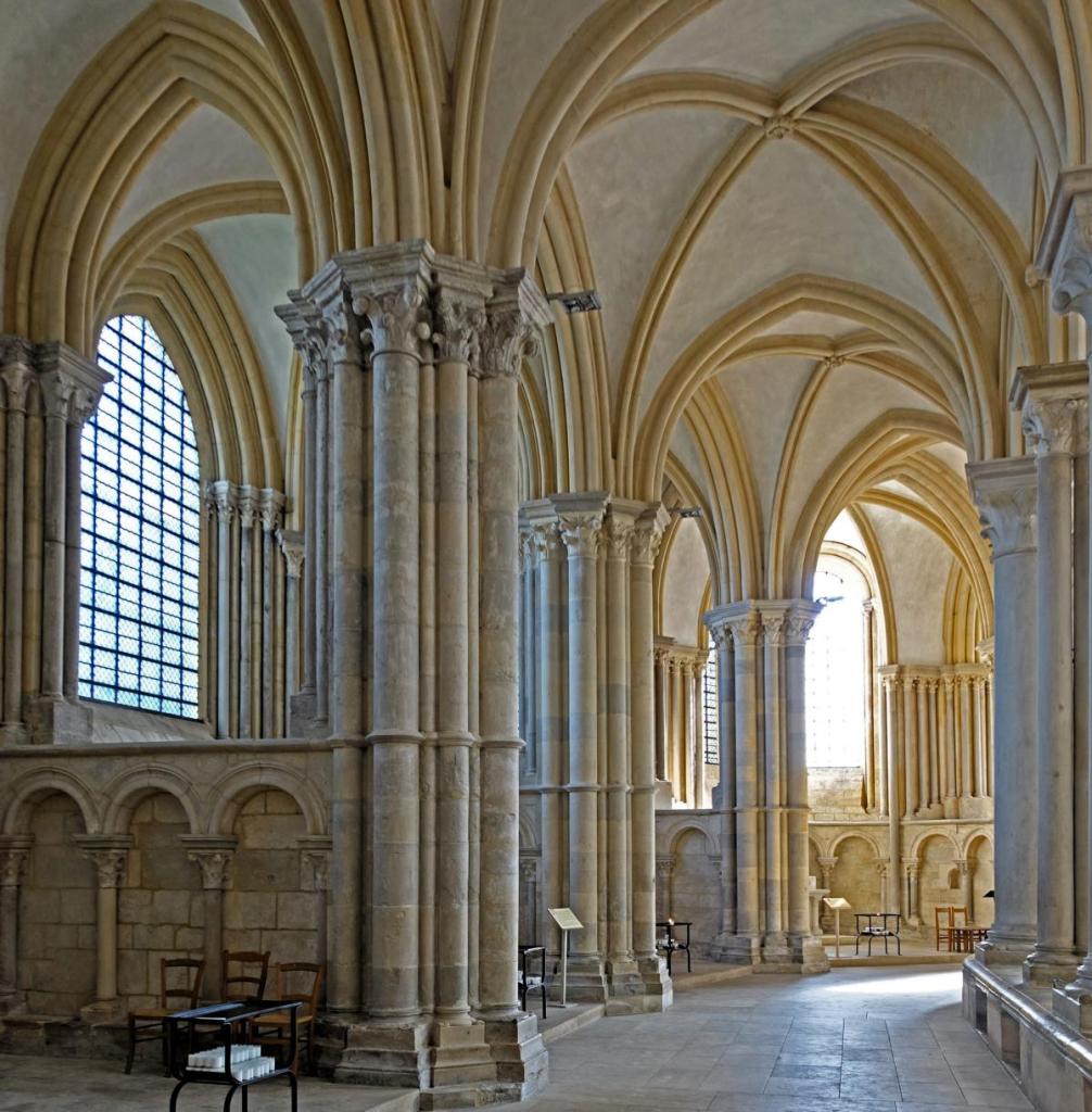 Vézelay: Basilika Chorumgang (2024)