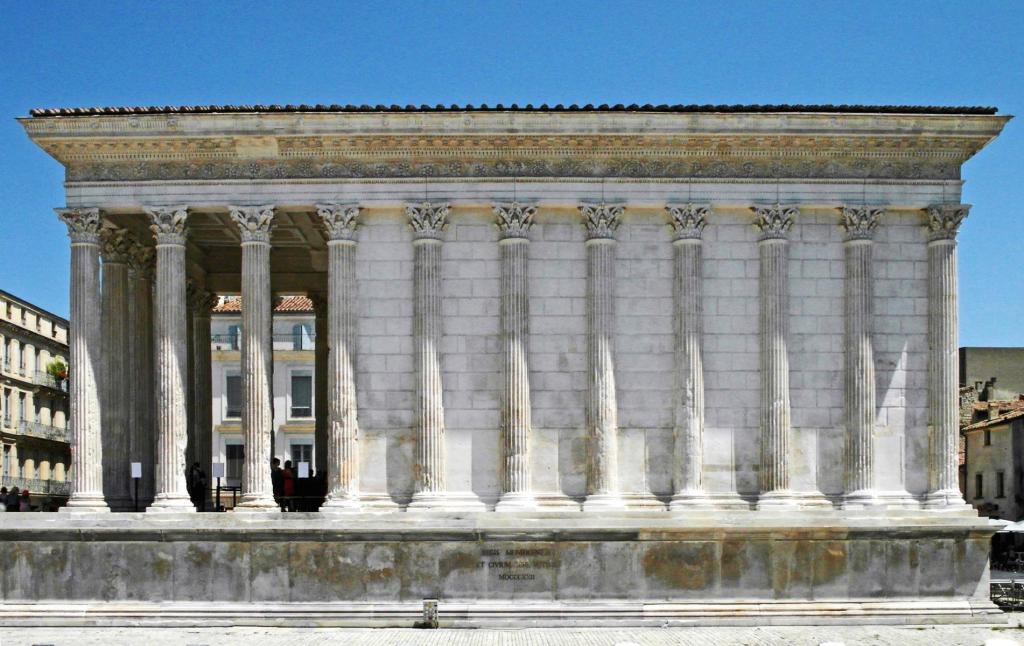 Nimes: Maison Carrée (2013)