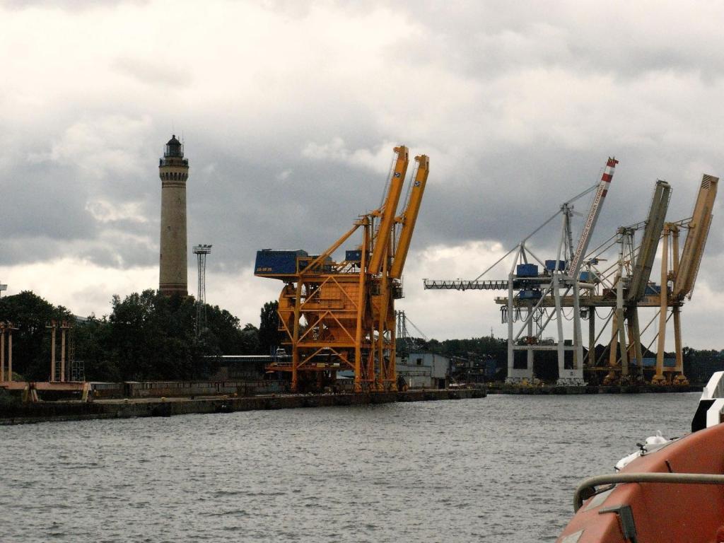 Swinemünde [poln. Swinoujscie]: Wolliner Seite mit Leuchtturm (2007)