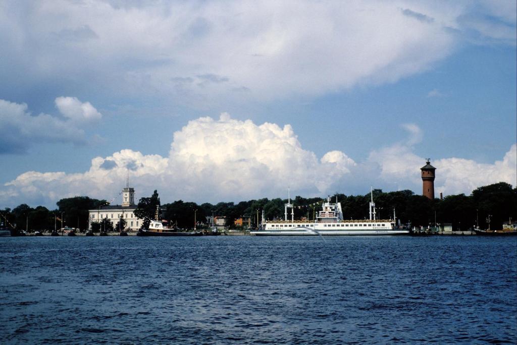 Swinemünde [poln. Swinoujscie]: [Blick von der Insel Wollin] (1979)