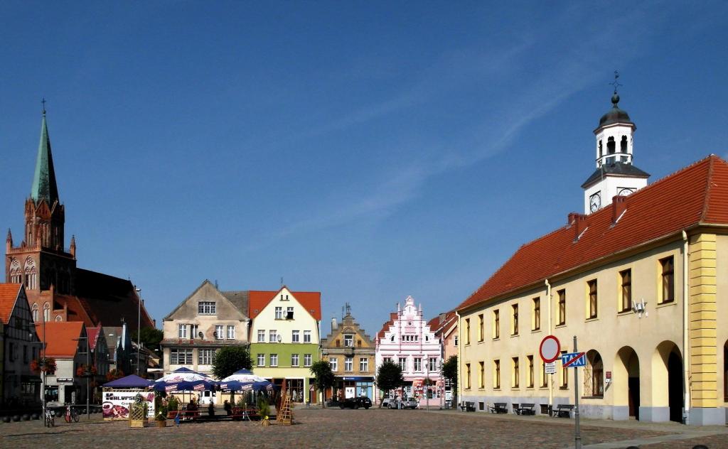 Treptow [poln. Trzebiatow]: Marktplatz (2012)