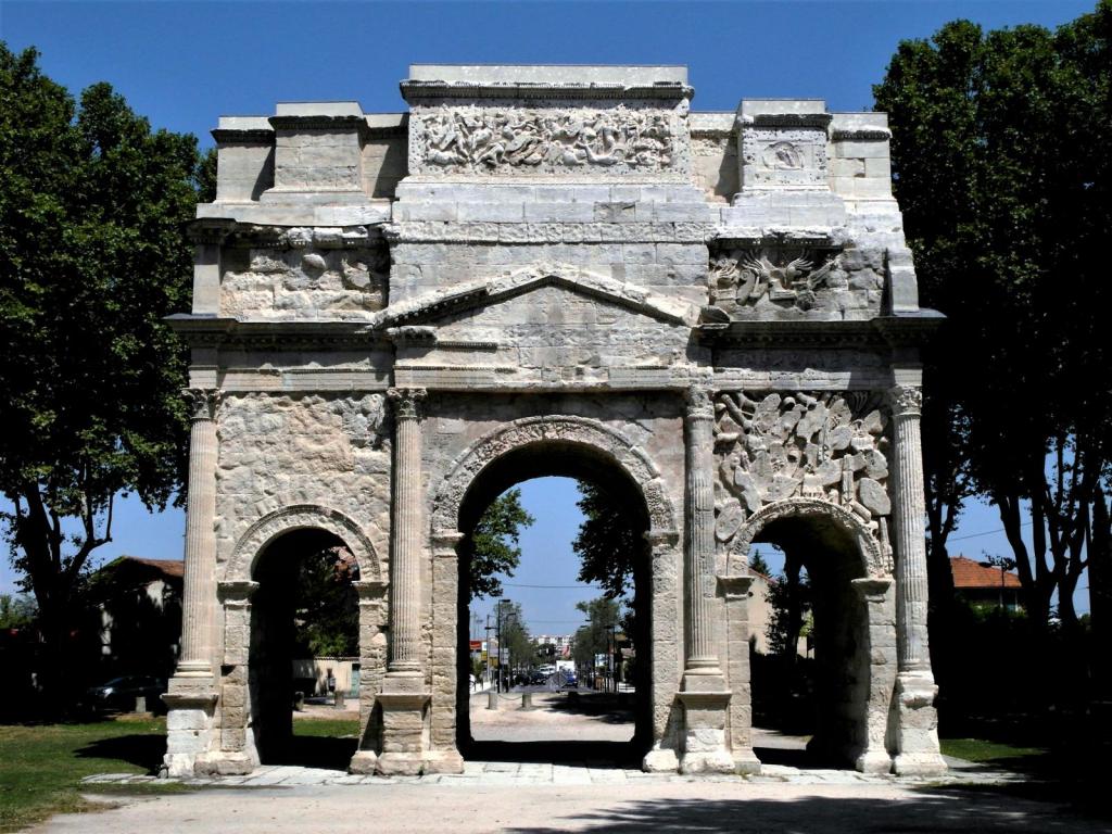 Orange: Römisches Tor (2013)