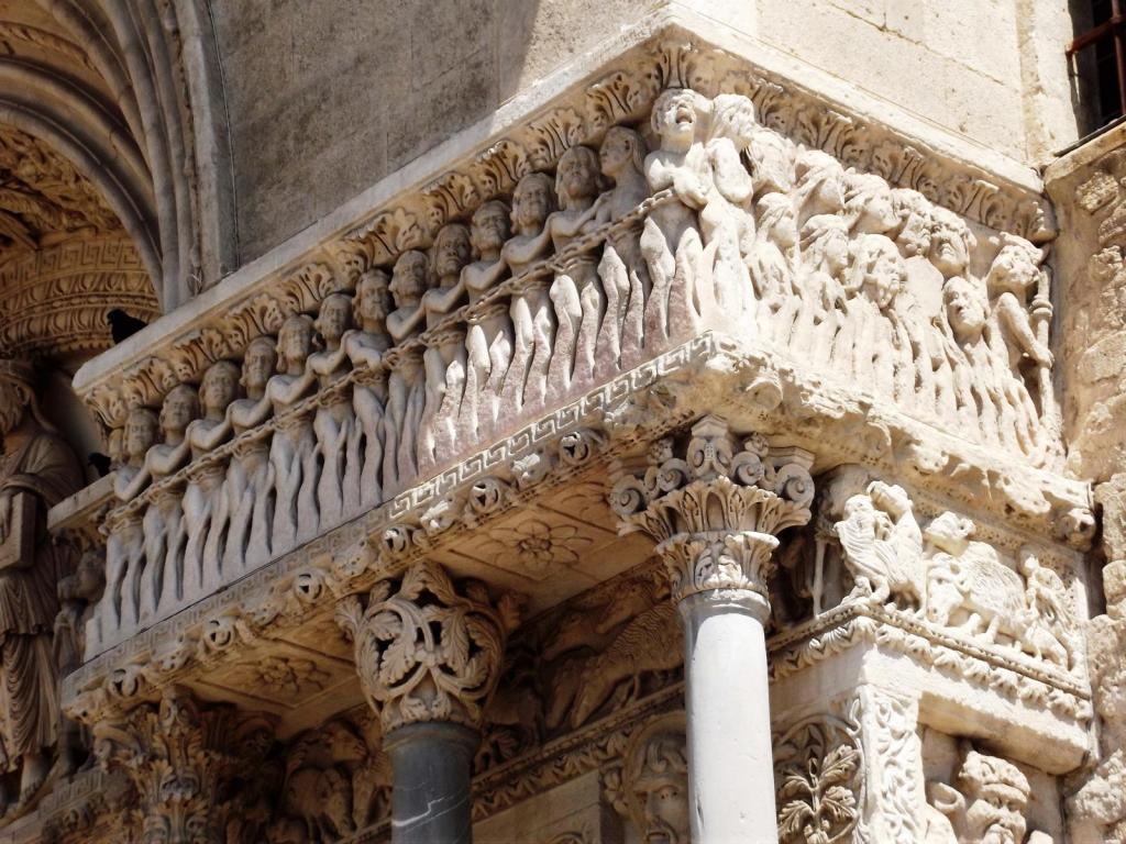 Arles: Throphimuskirche Portal [Die Verdammten] (2013)